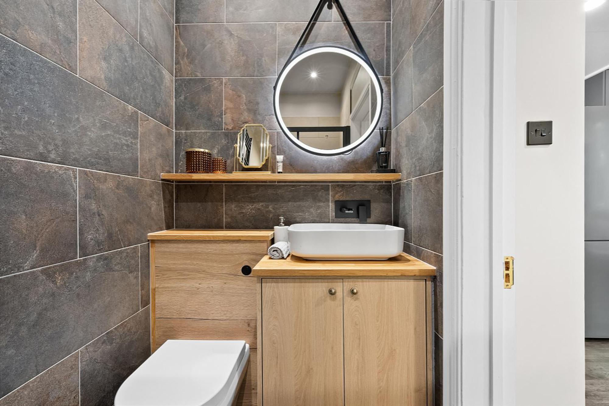 Vichy - The Hampstead Star | Prime Location Londen