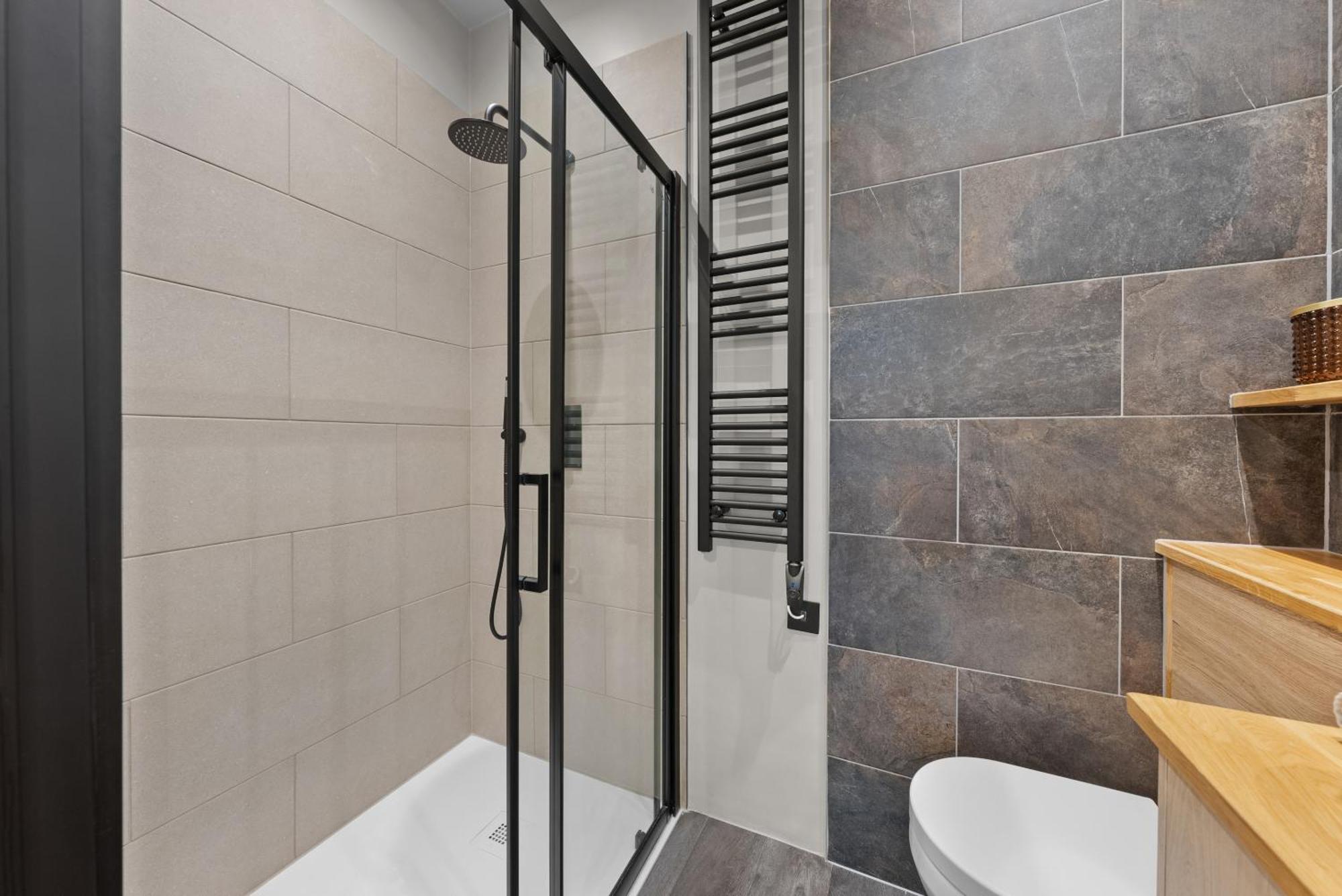 Vichy - The Hampstead Star | Prime Location Apartment *