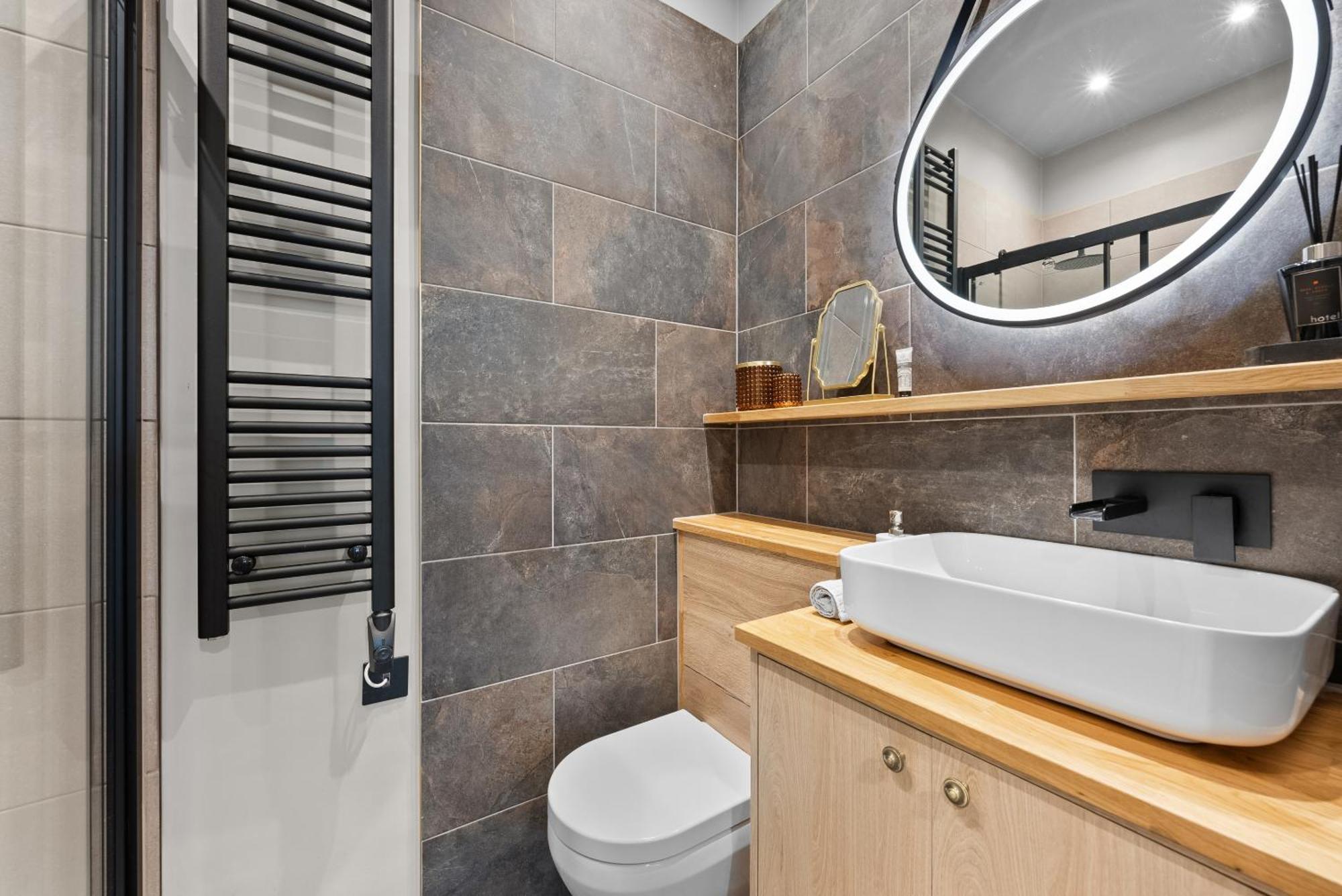 Vichy - The Hampstead Star | Prime Location Apartment *